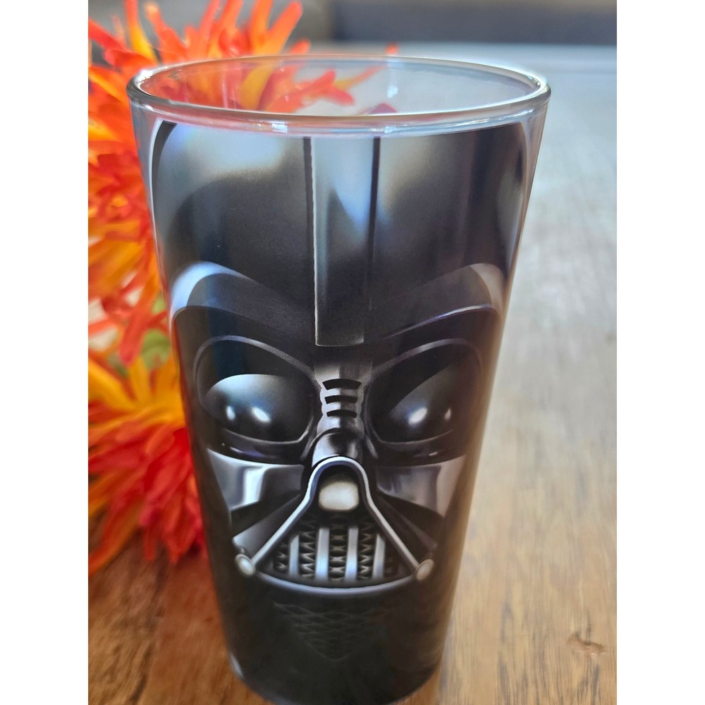 Official Star Wars Darth Vader 16oz Pint Glass – Silver Buffalo